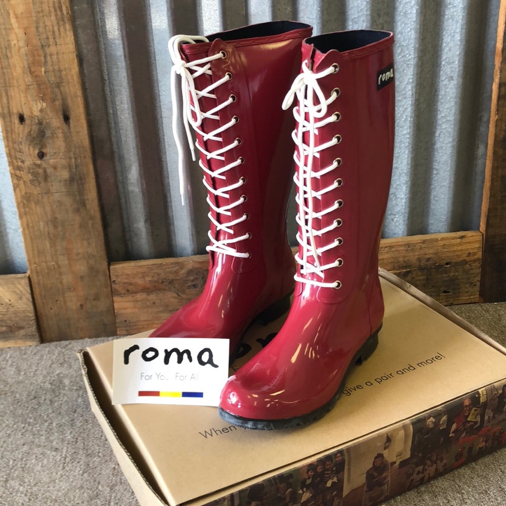 New Red Roma Sadie Robertson rain boots size 10